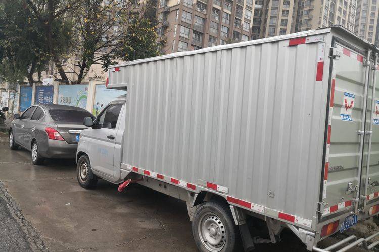 二手上汽通用五菱 107马力 载货车