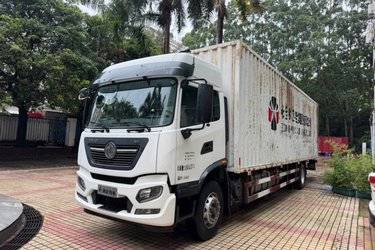 二手东风商用车 天锦KR 舒适版 260马力 6X2 9.8米厢式载货车(国六)(高顶三卧)(国六) 前四后四 东风康明斯二手载货车 黄牌图片