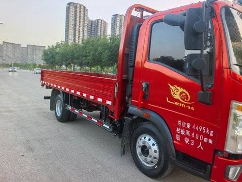 重汽HOWO轻卡 130马力 载货车