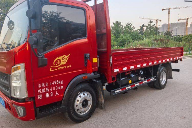 重汽HOWO轻卡 130马力 载货车
