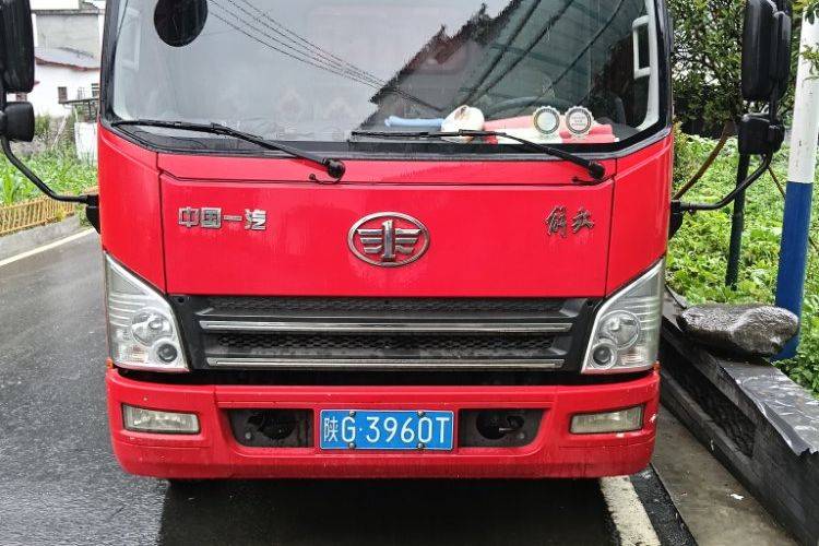 二手一汽解放轻卡 160马力 载货车
