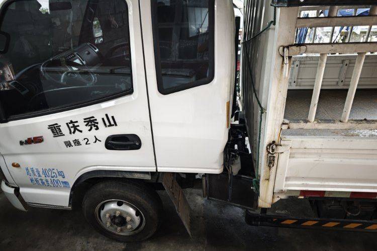 二手东风小霸王 102马力 自卸车
