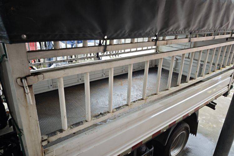 二手东风小霸王 102马力 自卸车