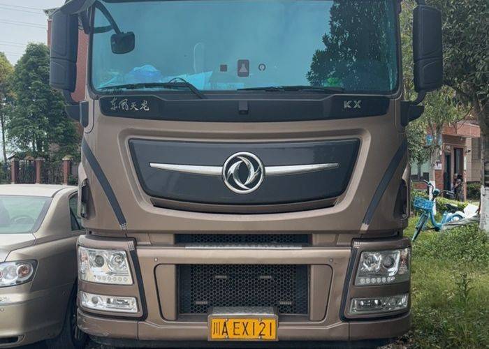 二手东风商用车 600马力 牵引车
