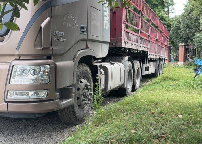 二手东风商用车 600马力 牵引车