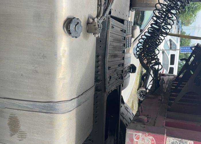 二手东风商用车 600马力 牵引车