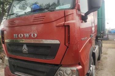 二手中国重汽 HOWO T7H重卡 440马力 6X4牵引车(重汽12挡)(国五) 双驱 曼二手牵引车 黄牌