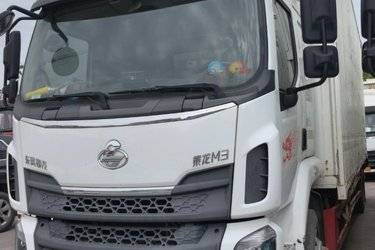 二手东风柳汽 乘龙M3中卡 180马力 4X2 7.65米厢式载货车(国五) 单桥 玉柴二手载货车 黄牌
