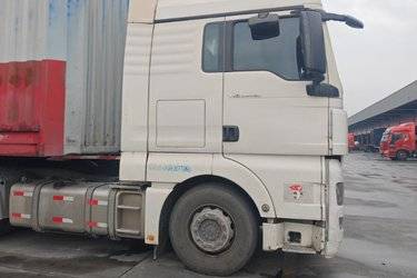 二手曼(MAN) TGX系列重卡 680马力 8X6牵引车(国五) 8X6 曼二手牵引车 黄牌图片