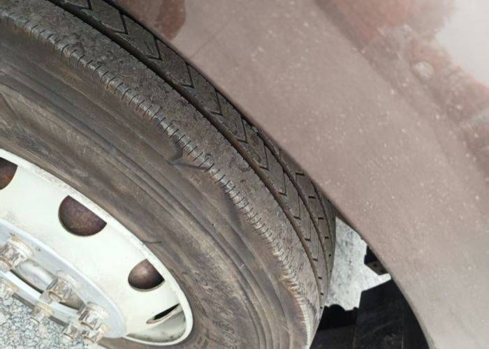 二手一汽解放 320马力 载货车