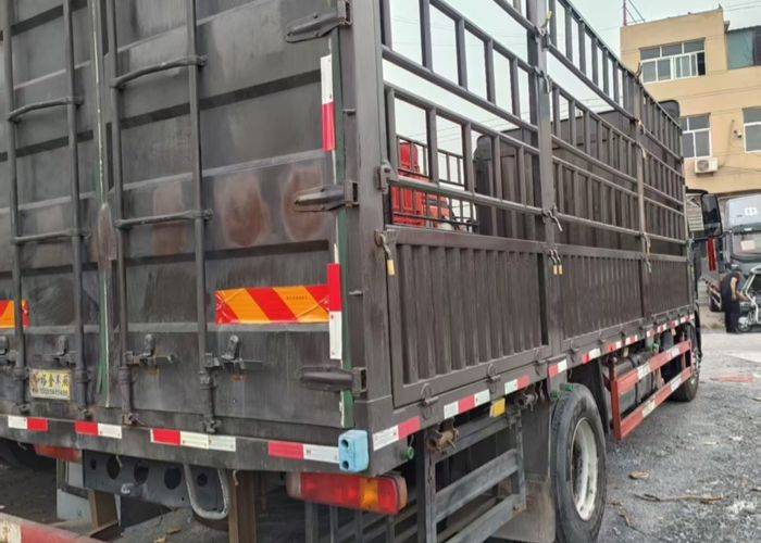 二手一汽解放 320马力 载货车