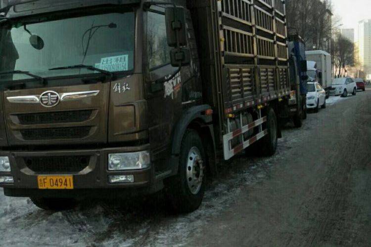 二手青岛解放 220马力 载货车