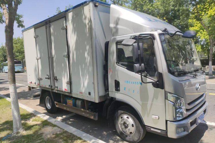 上汽轻卡(原上汽跃进) 140马力 载货车