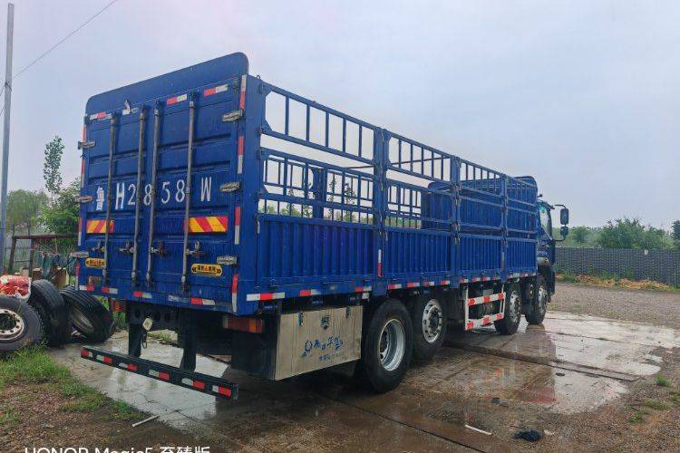 二手福田瑞沃 270马力 载货车