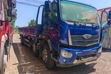 二手福田瑞沃 圣龙ES7 270马力 8X2 8米排半栏板载货车(国六) 前四后六 玉柴二手载货车 黄牌图片