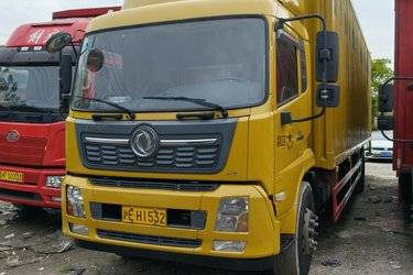 二手东风商用车 天锦VR 225马力 4X2 8米排半厢式载货车(国五) 单桥 康明斯二手载货车 黄牌