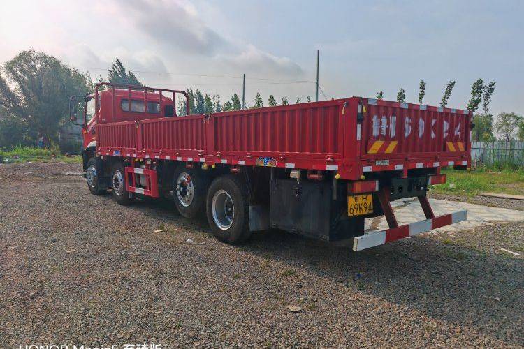 二手东风新疆 270马力 载货车