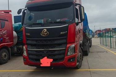 二手东风柳汽 乘龙H7重卡 460马力 6X4 LNG牵引车(潍柴)(国六) 双驱 潍柴二手牵引车 黄牌图片