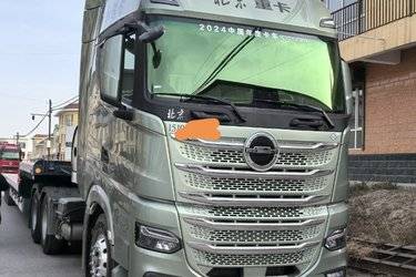 二手北京重卡追梦Pro 14.5L LNG 630马力 6X4 采埃孚12档 AMT自动档 牵引车(国六) 双驱 福田康明斯二手牵引车 黄牌图片