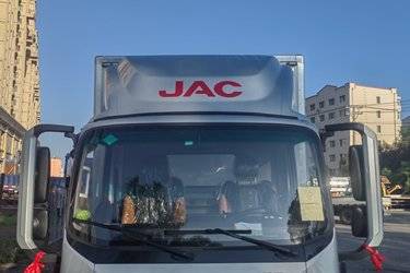 二手江淮康铃领跑L3 2.7L CNG 130马力 江淮5档 3.145米双排厢式轻卡(国六) 单桥 东安二手载货车 蓝牌