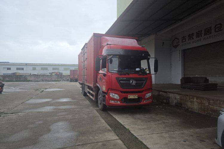 二手东风商用车 210马力 载货车