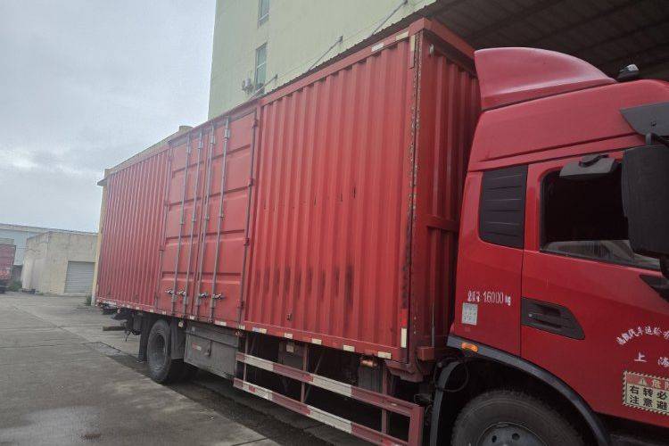 二手东风商用车 210马力 载货车