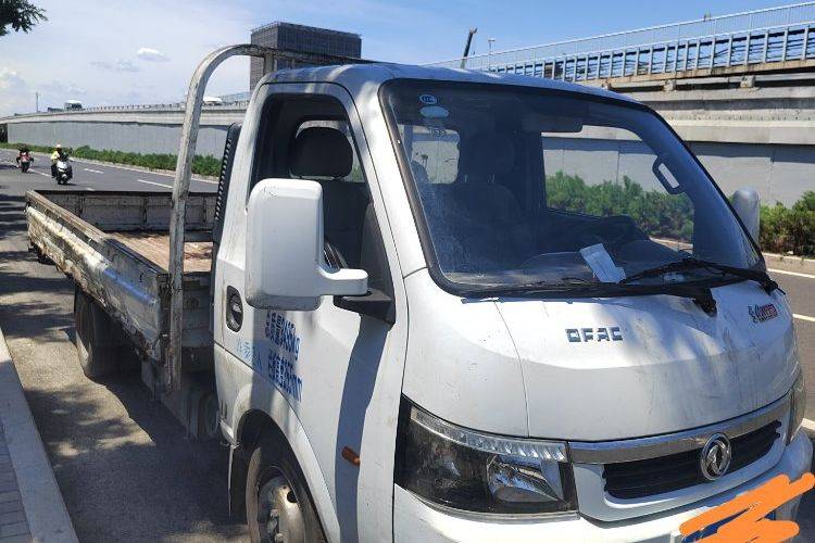 二手东风途逸 122马力 载货车