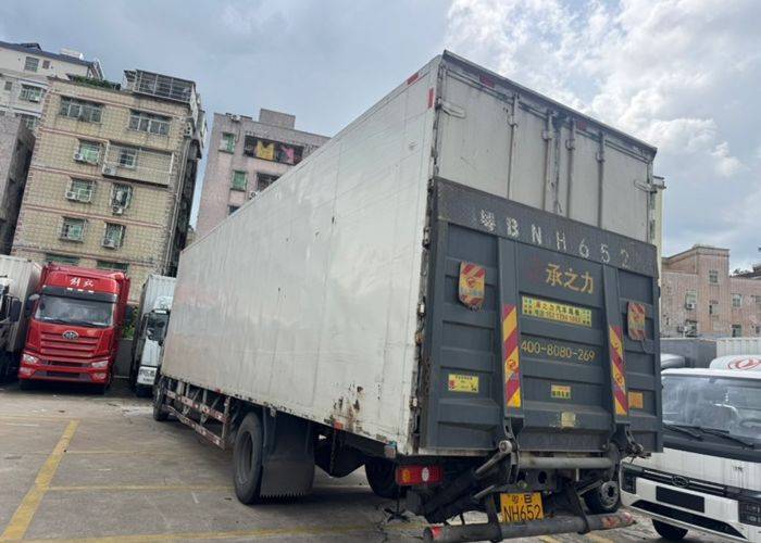 二手东风商用车 245马力 载货车