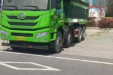 二手青岛解放 悍V重卡 340马力 8X4 6.2米自卸车(国五) 前四后八 潍柴二手自卸车 黄牌