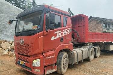 二手青岛解放 JH6重卡 质惠版 460马力 6X4牵引车(国五) 双驱 潍柴二手牵引车 黄牌图片