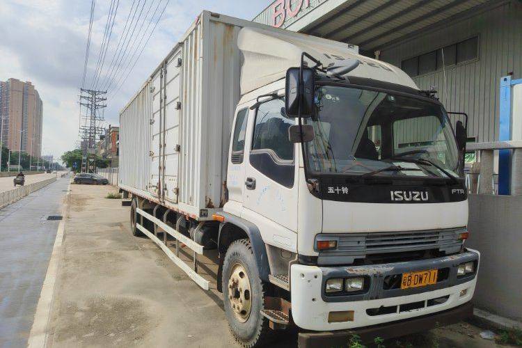 二手庆铃五十铃 205马力 载货车