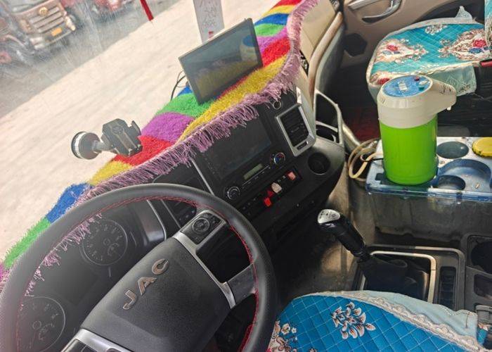 二手江淮格尔发 350马力 载货车