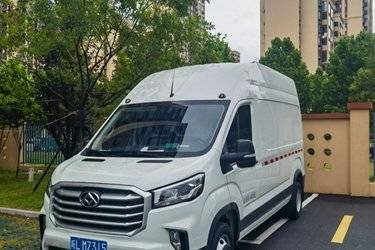 二手上汽大通 V90 VAN 2.0T 150马力 3座 后驱 双胎长轴封闭货车(国六)二手封闭货车后驱图片