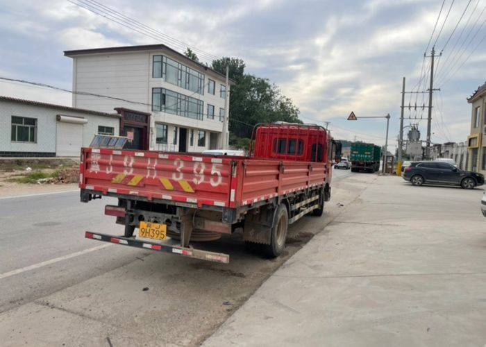 二手东风多利卡 170马力 载货车