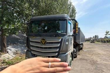 二手福田 欧曼EST 北方版 530马力 6X4 LNG牵引车(国六) 双驱 福田康明斯二手牵引车 黄牌图片