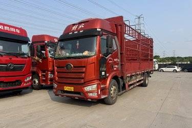 二手一汽解放 J6L中卡 2019款 220马力 4X2 6.2米仓栅式载货车(大柴CA4DK1)(国五) 单桥 大柴二手载货车 黄牌