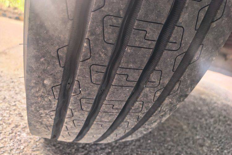 二手重汽汕德卡 250马力 载货车