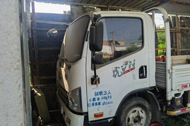 二手一汽解放轻卡 130马力 载货车
