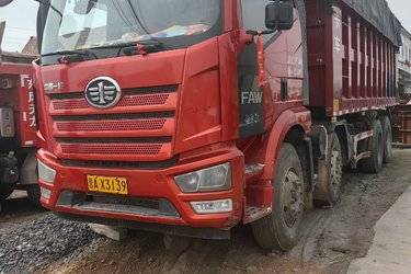二手一汽解放 J6L重卡 320马力 8X4 6.8米自卸车(国六) 前四后八 大柴二手自卸车 黄牌图片