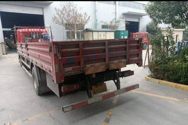 二手东风商用车 245马力 载货车