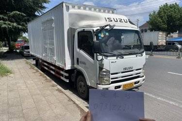 二手庆铃 五十铃700P系列中卡 190马力 7.012米单排厢式载货车(5挡)(国五) 单桥 庆铃五十铃二手载货车 黄牌图片