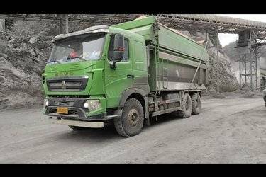 二手中国重汽 HOWO T7H重卡 440马力 6X4 6米自卸车(国五) 后八轮 曼二手自卸车 黄牌图片