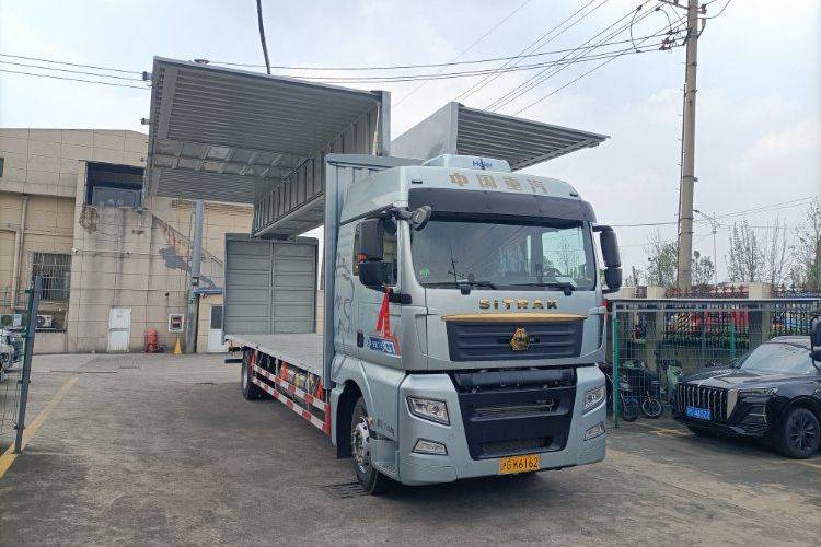 二手重汽汕德卡 330马力 载货车