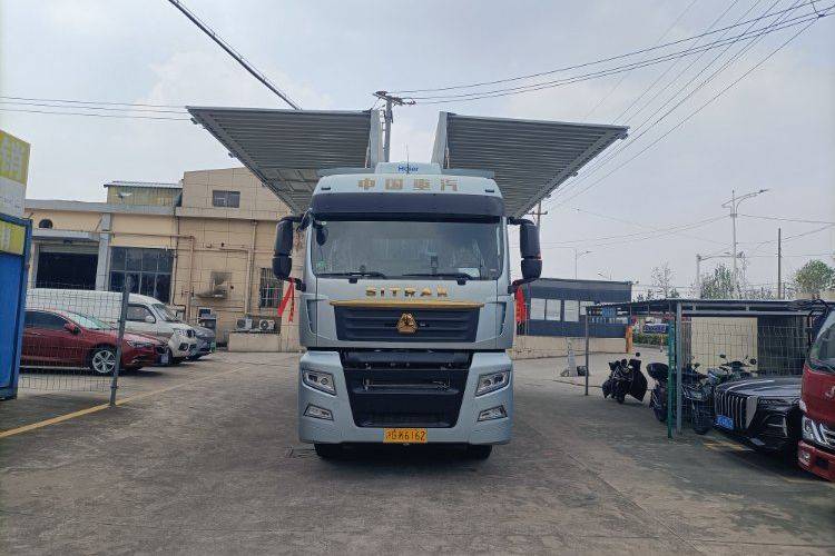 二手重汽汕德卡 330马力 载货车