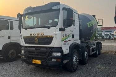 二手中国重汽 HOWO TX 340马力 8X4 7.5方混凝土搅拌车(国五) 前四后八 潍柴二手搅拌车