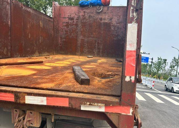 二手中国重汽成都商用车 220马力 自卸车