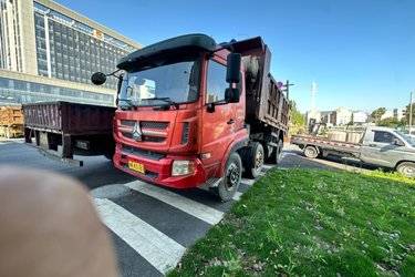 二手中国重汽成都商用车 斯太尔D5W 220马力 4X2 4.7米自卸车(国五) 单桥 玉柴二手自卸车 黄牌图片