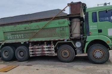 二手陕汽重卡 德龙新M3000 标准版 400马力 8X4 6.5米自卸车(国五) 前四后八 潍柴二手自卸车 黄牌图片
