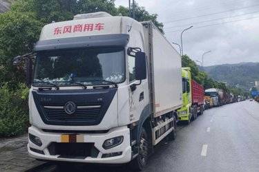 二手东风商用车 天锦KR PLUS 舒适版 290马力 4X2 6.8米厢式载货车(国六)(高顶双卧)(国六) 单桥 东风康明斯二手载货车 黄牌图片