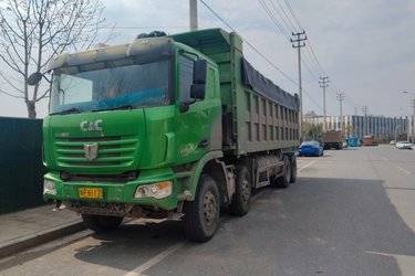 二手联合卡车 U440 440马力 8X4 8米自卸车(低顶)(国五) 前四后八 玉柴二手自卸车 黄牌图片